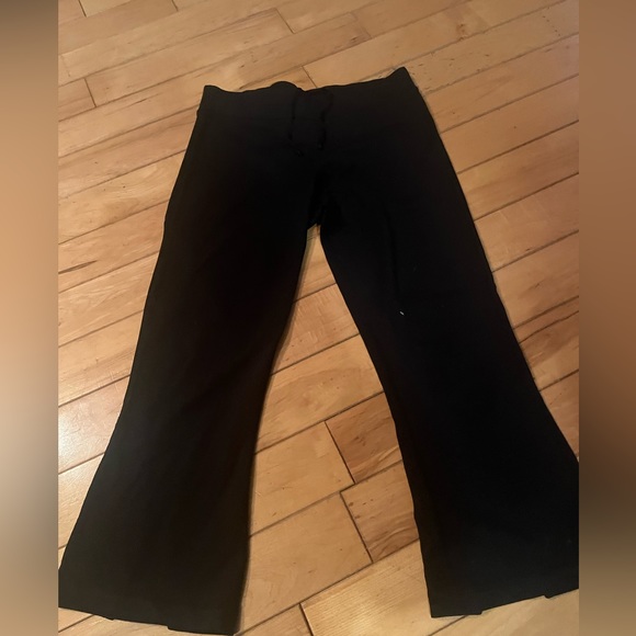 Lululemon capris - Picture 3 of 4